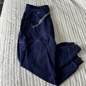 Navy medium petite FIGS joggers